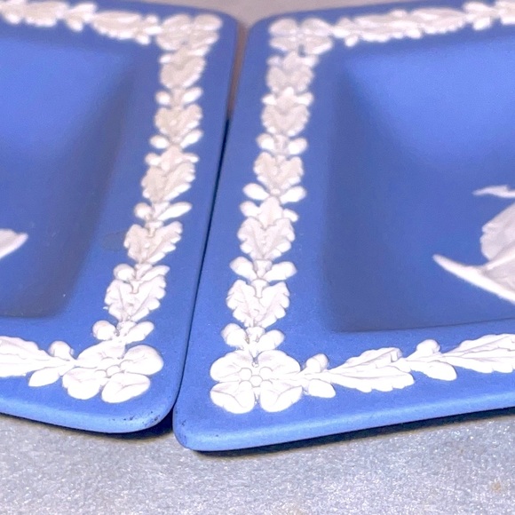 Pair of Wedgwood JasperWare Vintage Diamond shaped Trinket Dishes EUC Circa ‘59 - Picture 8 of 10